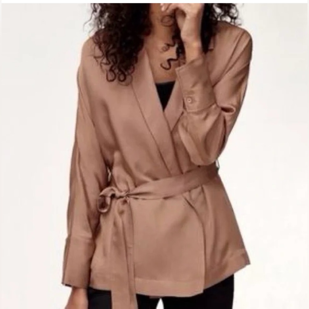 Aritzia -Wilfred- -Oriane Blazer w/tie  -Nutmeg -NWT-
Sz S-Pockets-Stunning ! 😍 - Picture 3 of 10